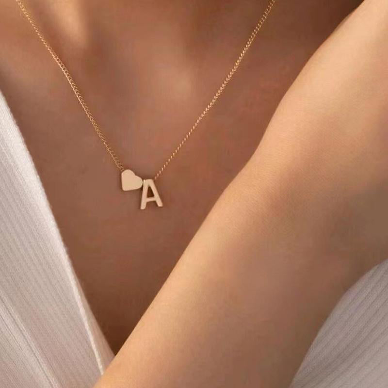 🎄Weihnachtsverkauf 50% Rabatt!!🔥Kleine Initialen-Halsketten mit goldenem Herz Buchstabe A-Z💖HEUTE VERSANDKOSTENFREI🚀