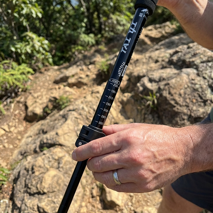 ⛰️ 50 % RABATT FÜR KURZE ZEIT! ✨ Verstellbarer Gehstock aus Aluminiumlegierung – Robust, stoßdämpfend, leicht 🌲