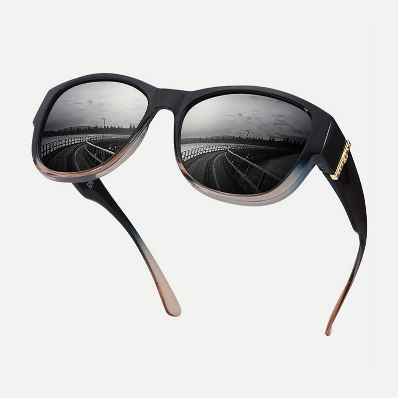 🕶️👓 55% KORTING! Brildragers opgelet: deze oversized zonnebril schuift over je eigen bril en je ziet eruit als een filmster – geen dure clip-on, geen geknipper met lenzen!